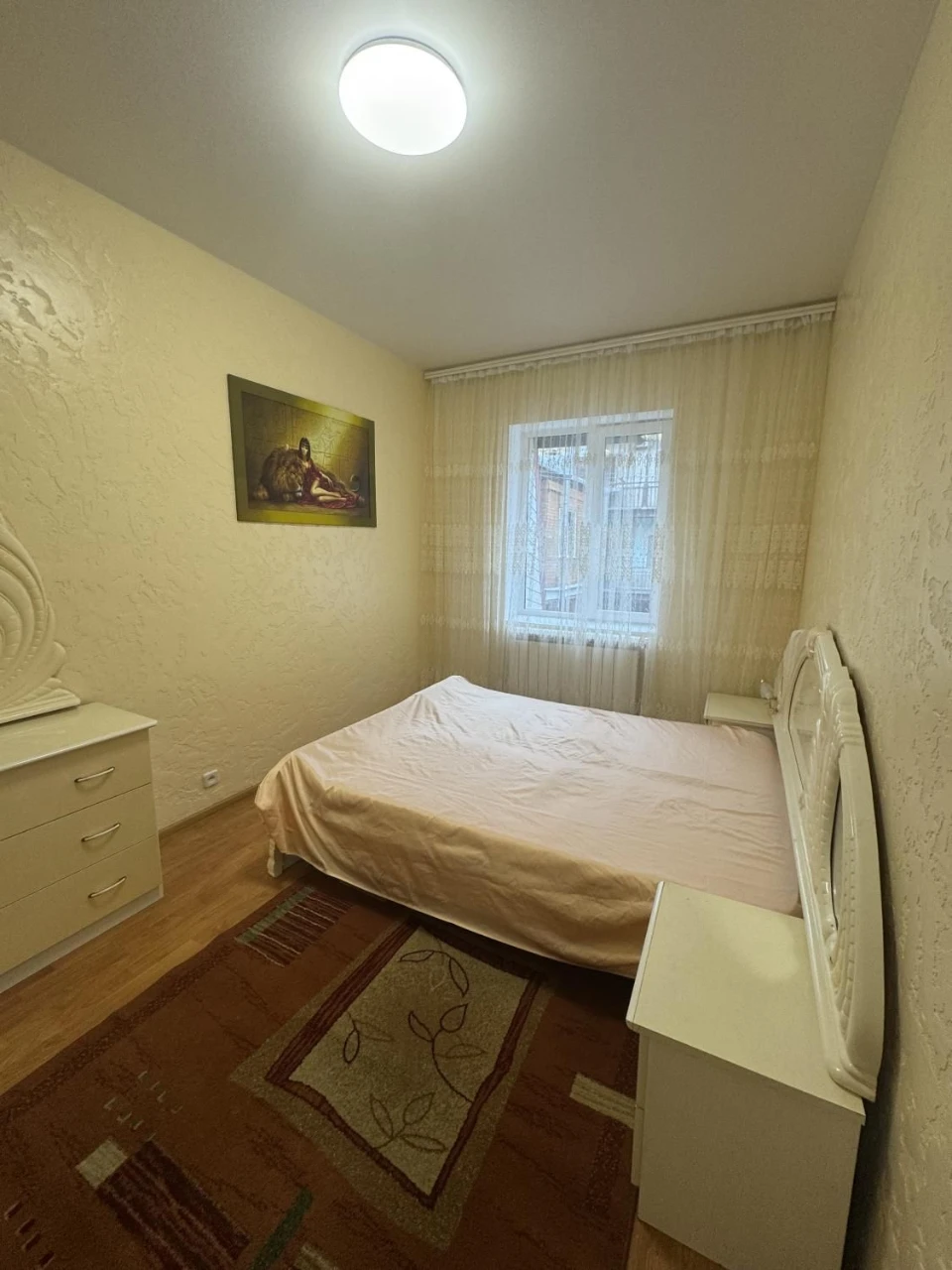 Продам 3-к квартиру-будинок з ремонтом на вул. Ватутіна/Б.Хм