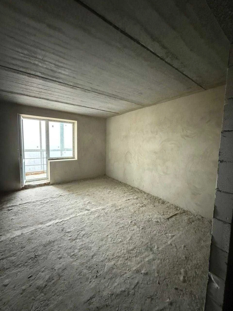 1-кімнатна квартира площею 50 м² у цегляному, утепленому буд