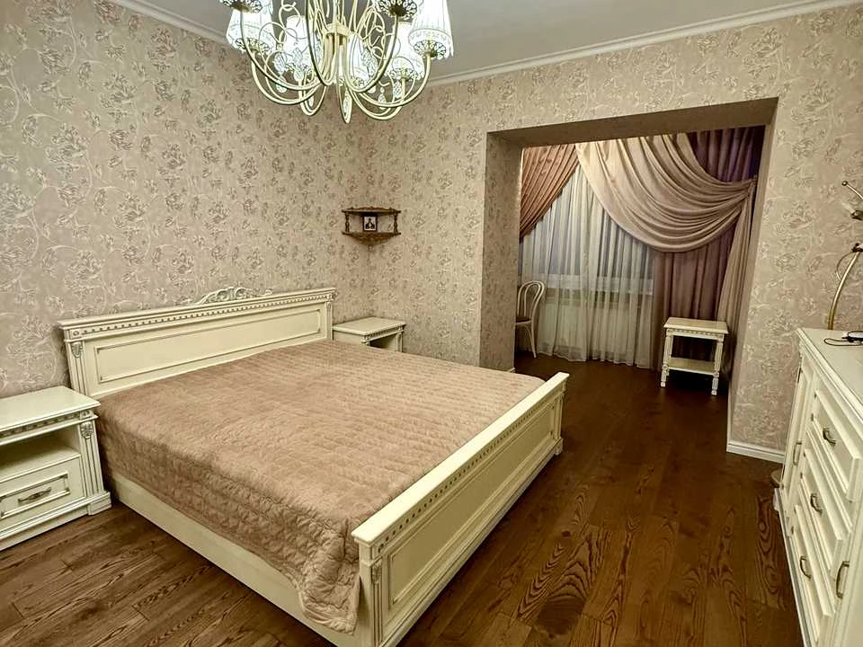 Квартира. Київ, Миколи Бажана просп.