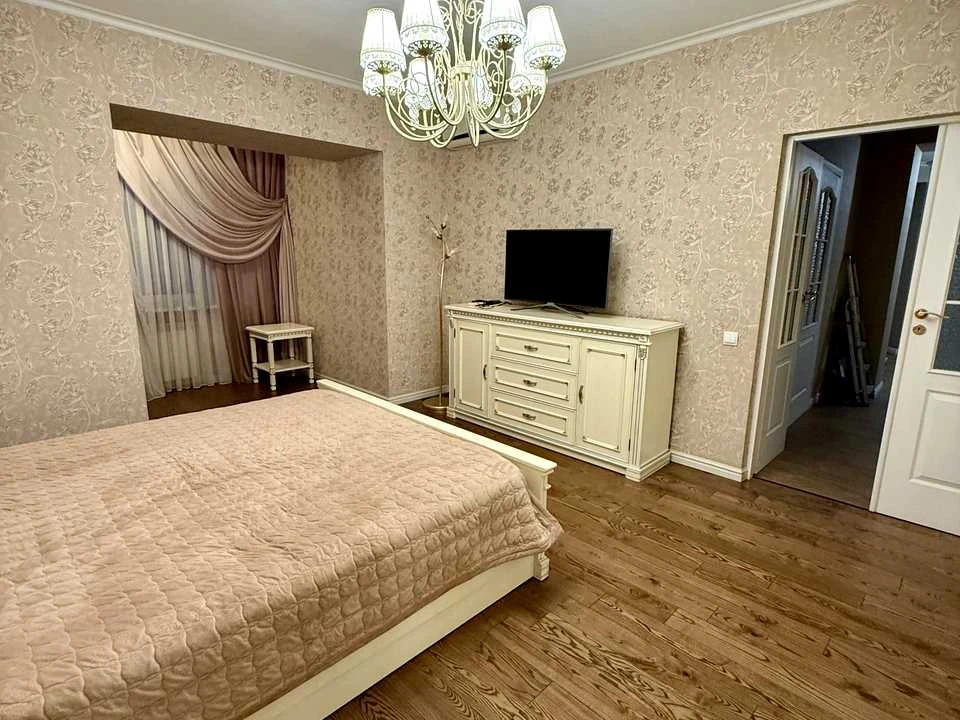 Квартира. Київ, Миколи Бажана просп.