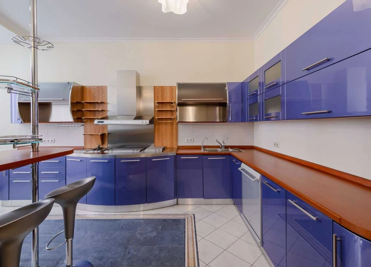 Продам 4-кімн. Ковпака вул. 17, 151 м.кв