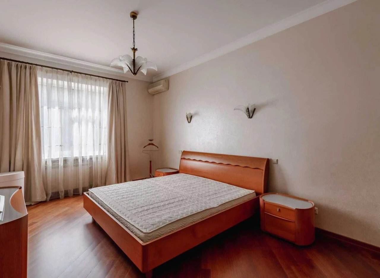 Продам 4-кімн. Ковпака вул. 17, 151 м.кв