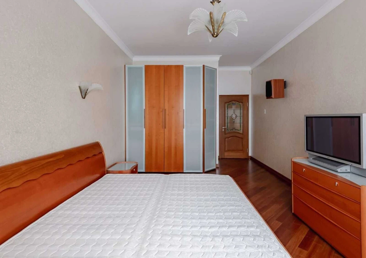 Продам 4-кімн. Ковпака вул. 17, 151 м.кв