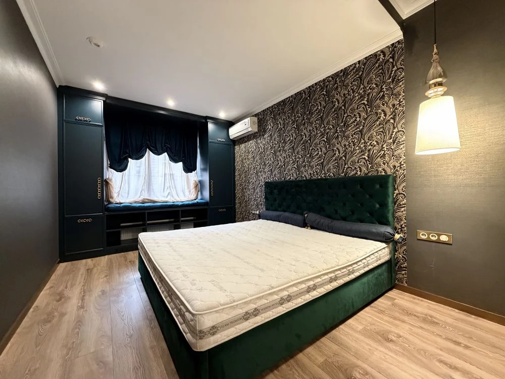 Продаж просторої 3-кімнатної квартири 136,8 м² у центрі Одес