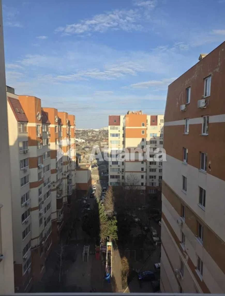 Трикімнатна квартира в новому будинку на Черемушках на Старі