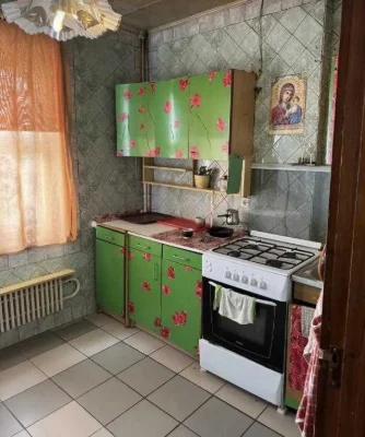 Терміново! Продам 3-кімнатну квартиру в районі Залютіне