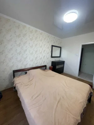 Продам двокімнатну квартиру біля Кримського бульвару.