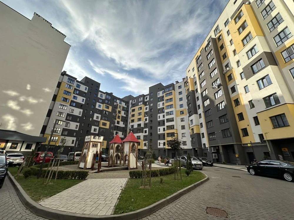 Продаж! 2 кім. квартира, ЖК Сонячний, Довженка / Мазепи