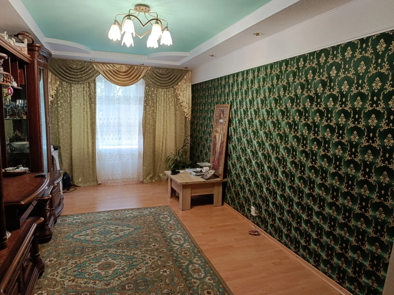 Продам 3 кімнатну квартиру з автономним опаленням в центрі м