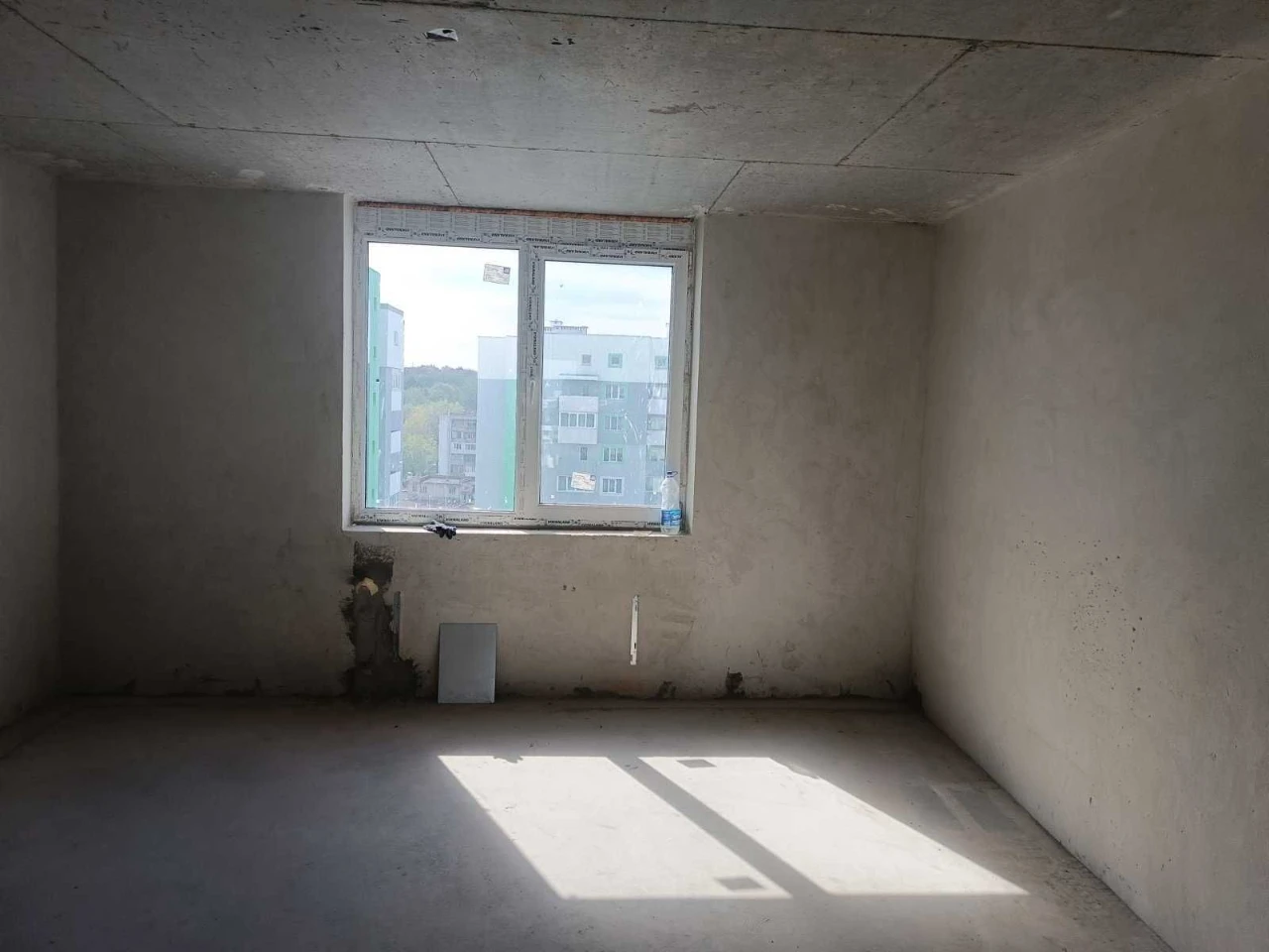 Продаж 3 кім. квартири в зданій  новобудові - 85 000$