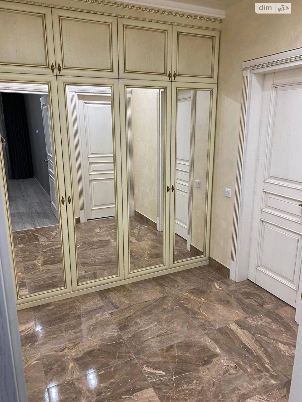 Продаж Квартира Виноградар