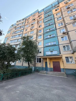 Продам 3-к квартиру на Фрунзенському