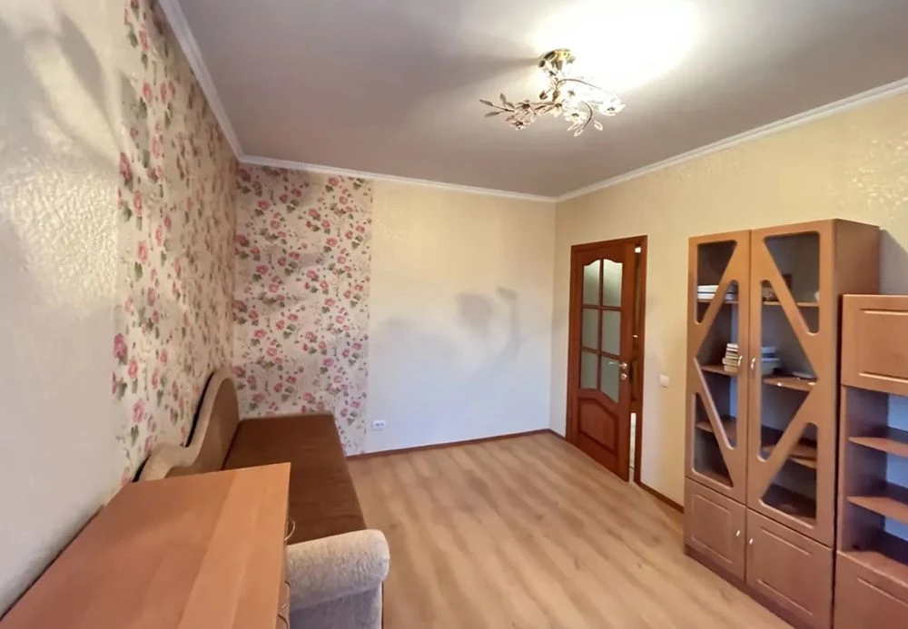 Продам 3кв 83м индивід.опалення 4/9 Ціна 71000₴