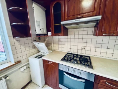 Продам 3кв 83м индивід.опалення 4/9 Ціна 71000₴