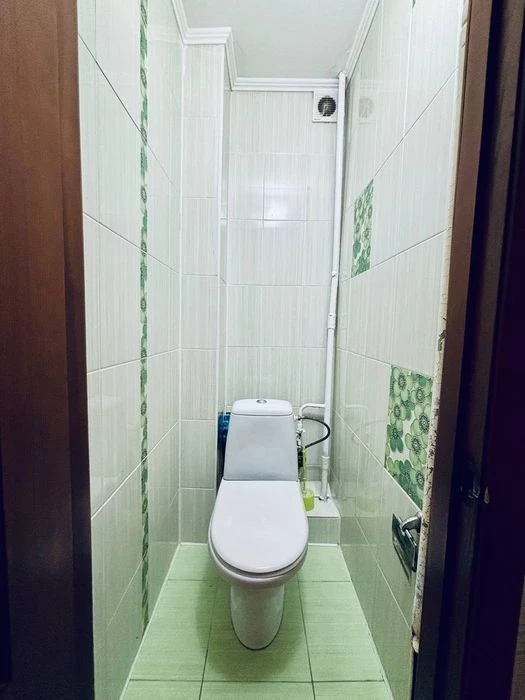 Продам 3кв 83м индивід.опалення 4/9 Ціна 71000₴