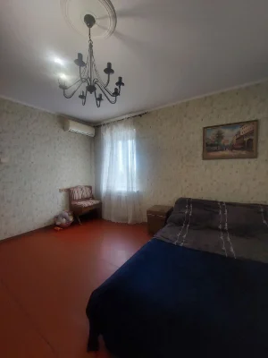 Кримський бульвар! ПРОДАМ 1-кімнатну 37  кв.м. біля парку |