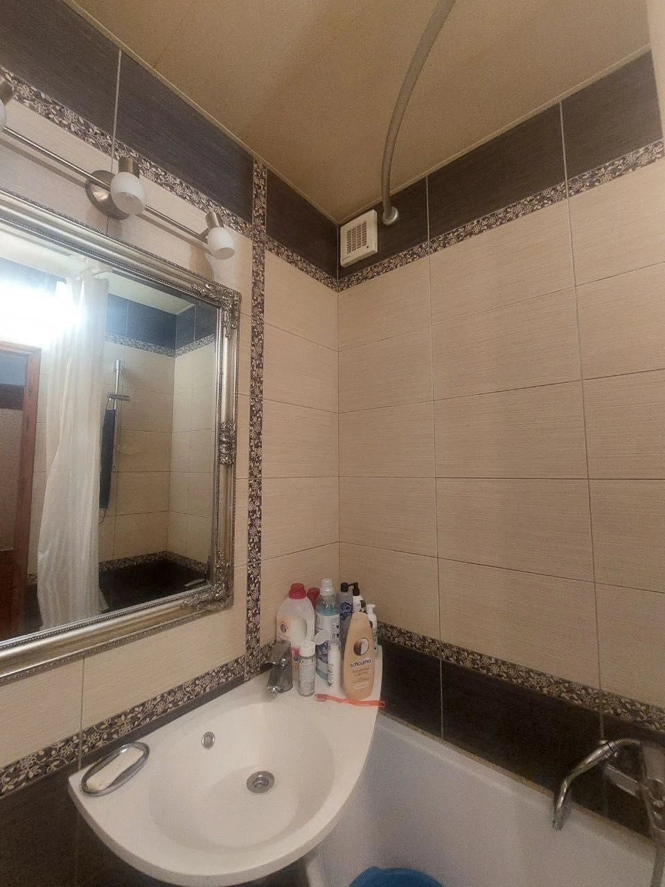 Кримський бульвар! ПРОДАМ 1-кімнатну 37  кв.м. біля парку |
