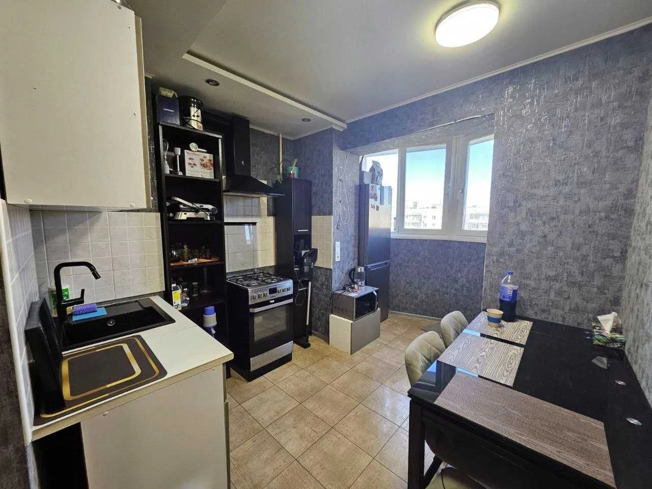Продам 2-х ком. квартиру на Королева/Южный рынок (kor-02)