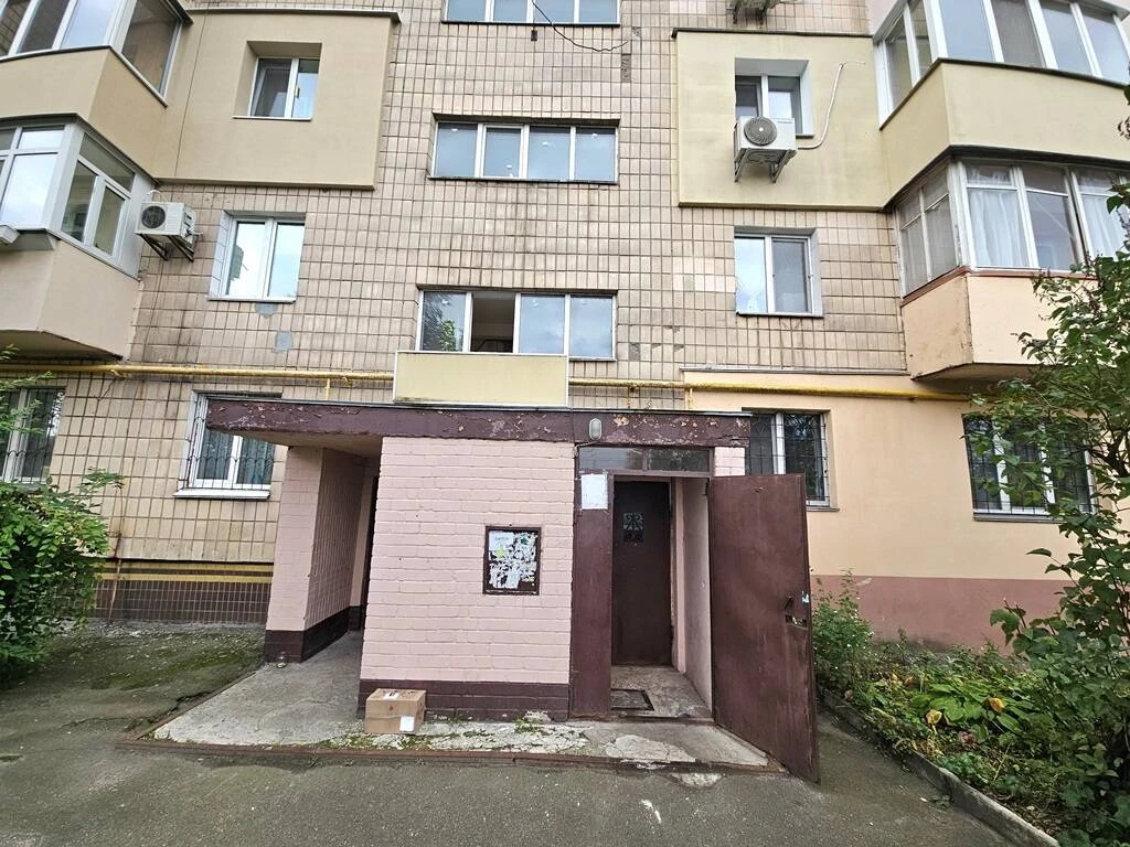 Здається в оренду затишна однокімнатна квартира на Воскресен
