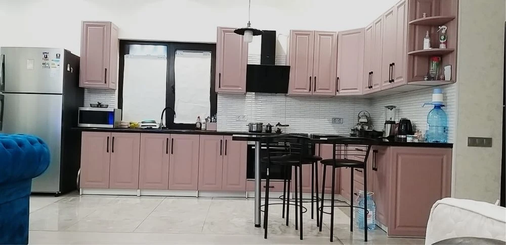 Будинок продається метро Лісова