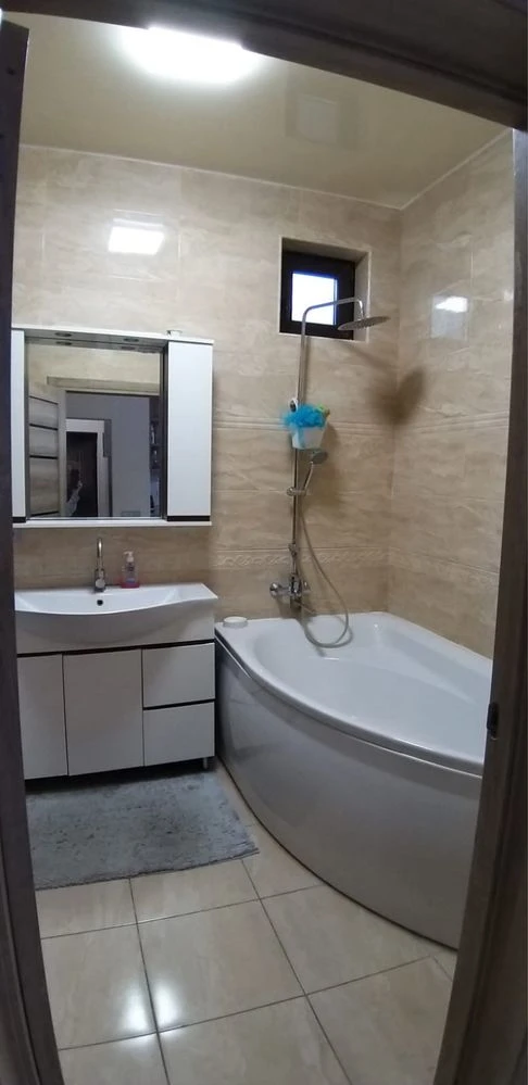 Будинок продається метро Лісова