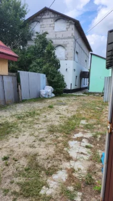 Будинок продається метро Лісова
