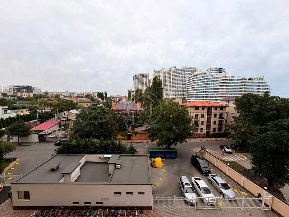 Квартира. Одеса, Літературна вул.