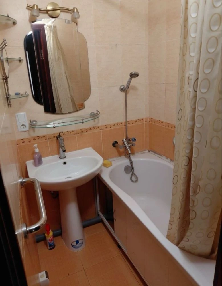 Продаж 2 квартири пл. Перемоги з ремонтом !