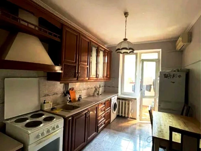 Квартира. Київ, Старонаводницька вул.