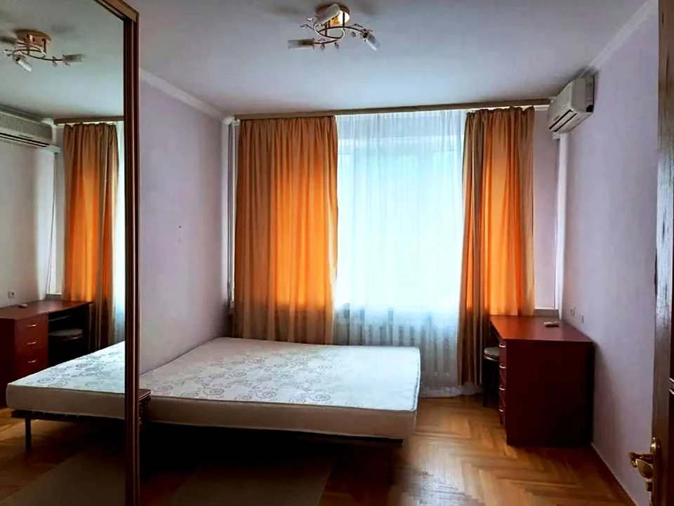 Квартира. Київ, Старонаводницька вул.
