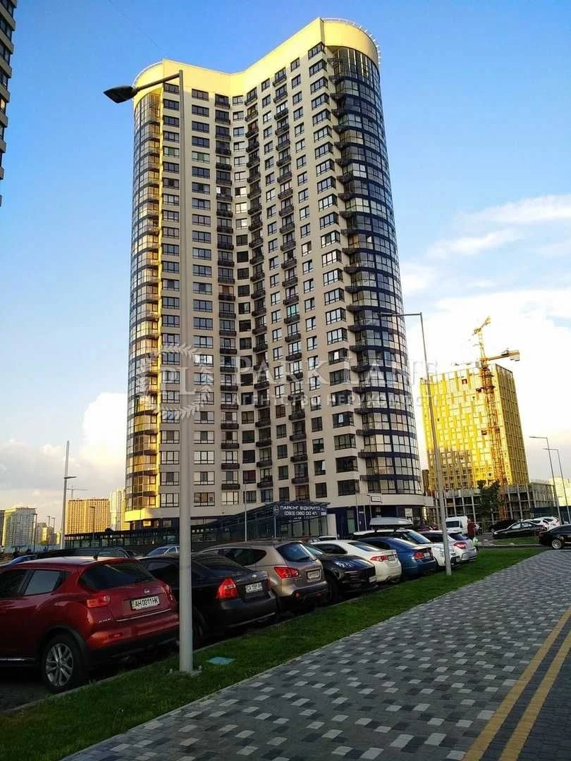 Продаж 3 кімнатної квартири ЖК Зарічний вул. Бажана 1Г Славу
