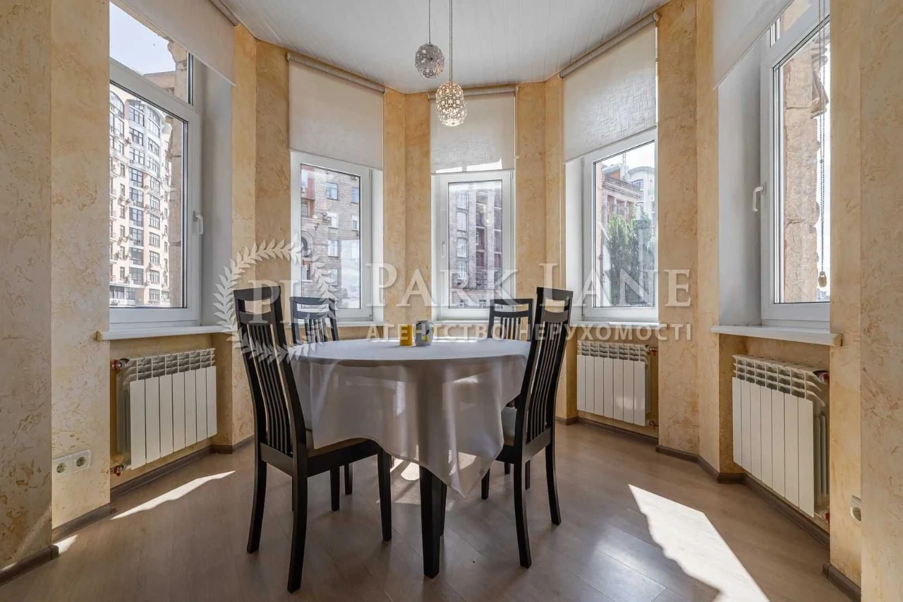 Продаж 2-кімнатної квартири вул. Хрещатик 23 Центр