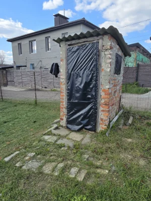 Продам участок 12 соток  приватизированный  науки 65ровный