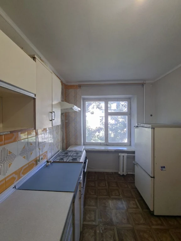 Продам 3-комнатную на Лунина в кирпичном спецпроекте