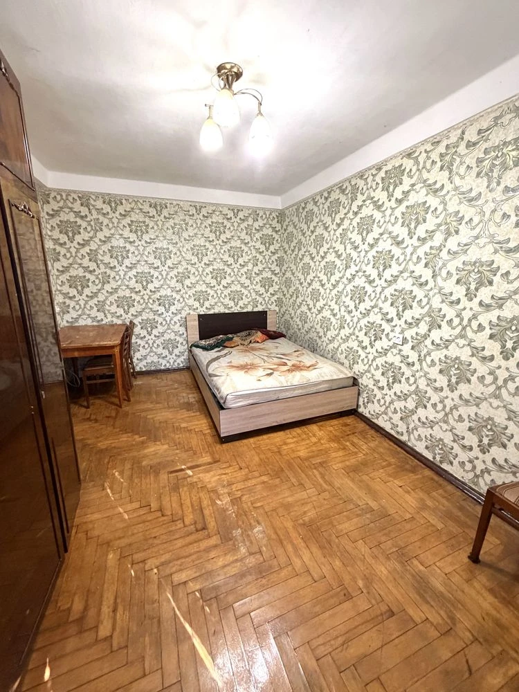 Продается 1 ком квартира Вознесеновском районе по улице Побе