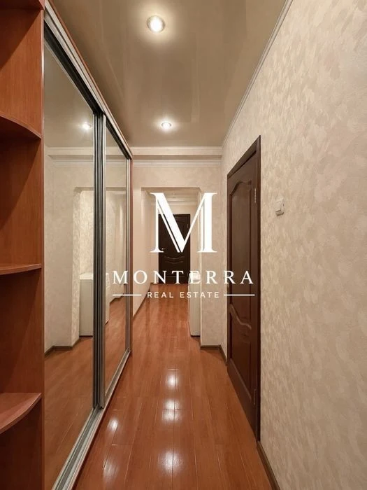 3-room apartment for sale in the forest massif, Sholom Aleichema Street 2