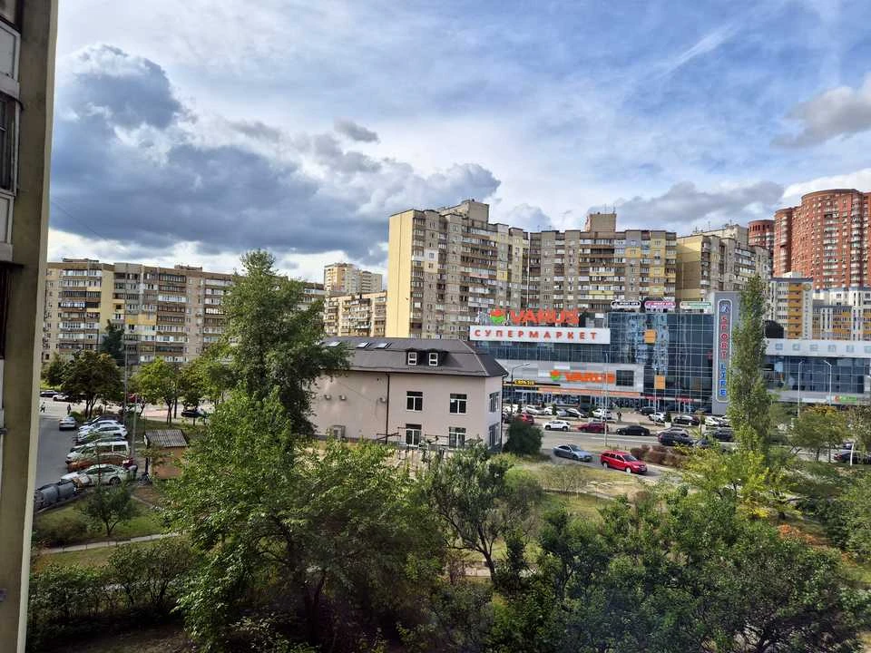 Квартира. Київ, Драгоманова вул.