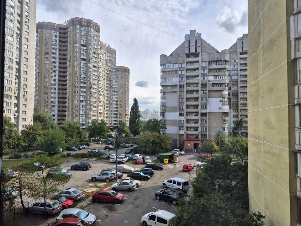 Квартира. Київ, Драгоманова вул.