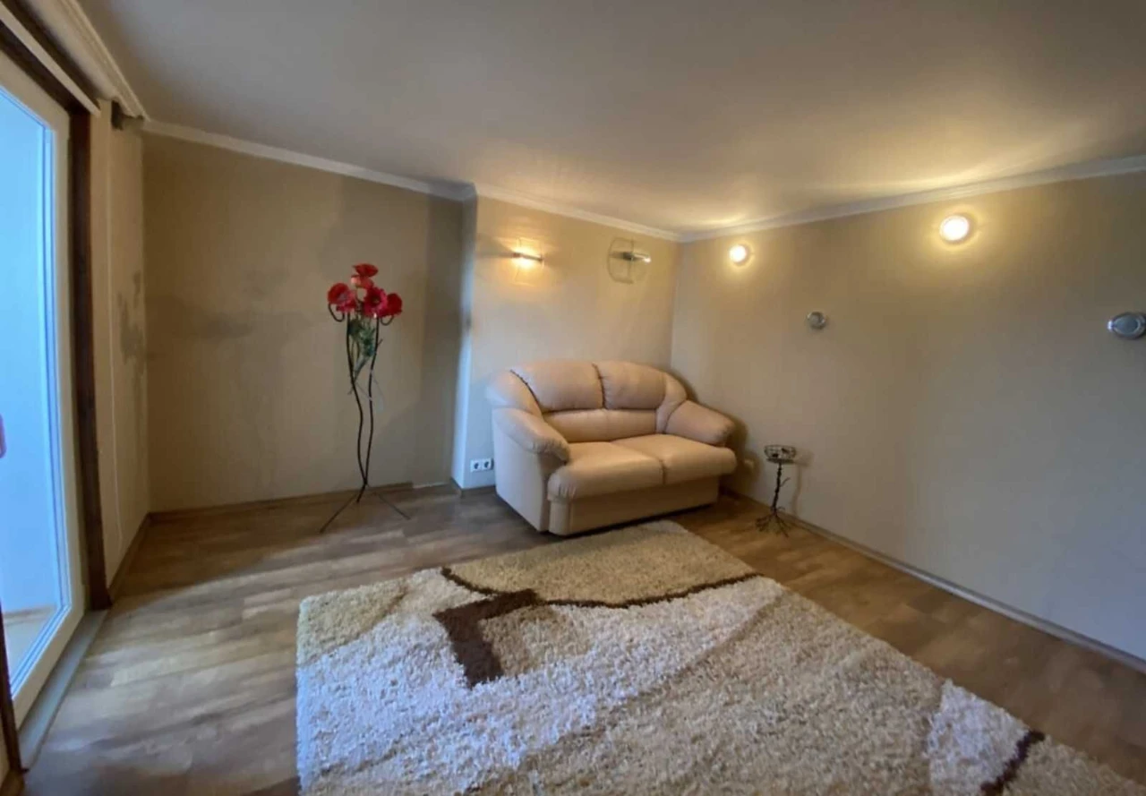 4 кiмн квартира 2 рівня 123м кв з ремонтом Центр