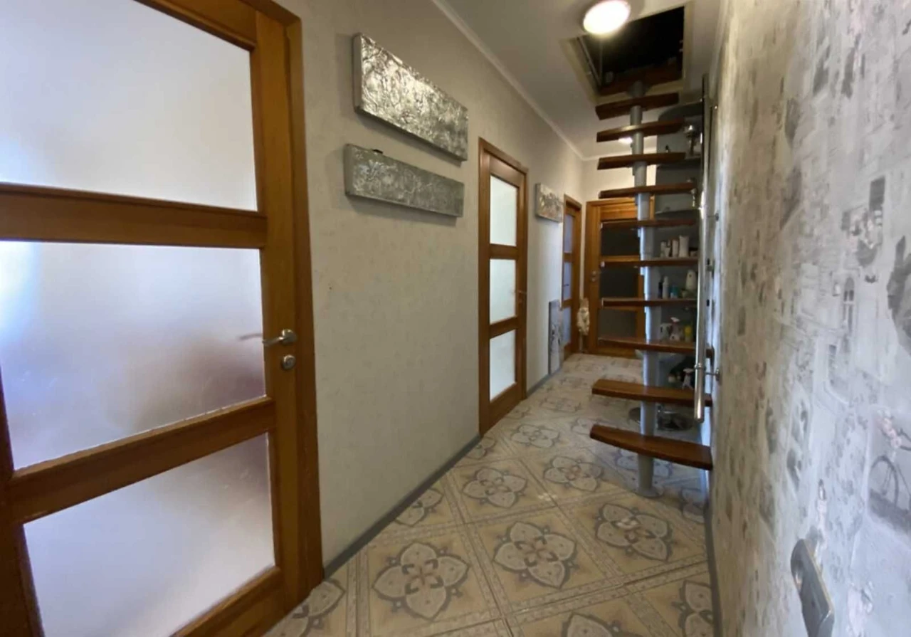 4 кiмн квартира 2 рівня 123м кв з ремонтом Центр