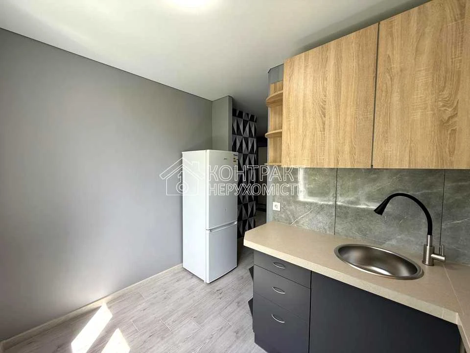 Apartment. Kharkiv, Traktorostudivnyky Ave.