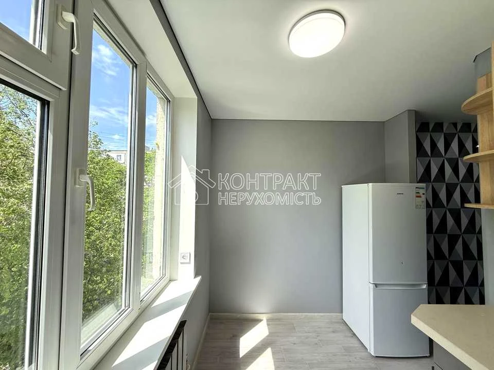 Apartment. Kharkiv, Traktorostudivnyky Ave.