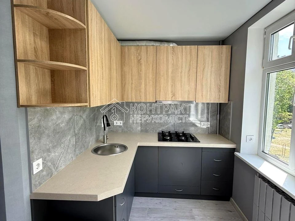 Apartment. Kharkiv, Traktorostudivnyky Ave.