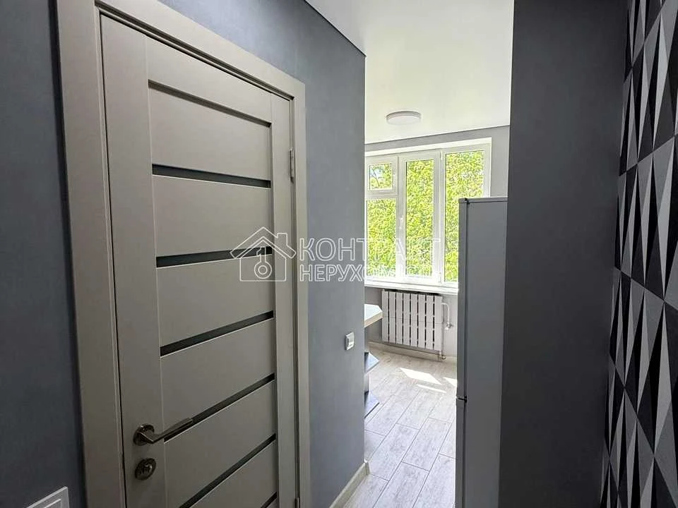 Apartment. Kharkiv, Traktorostudivnyky Ave.