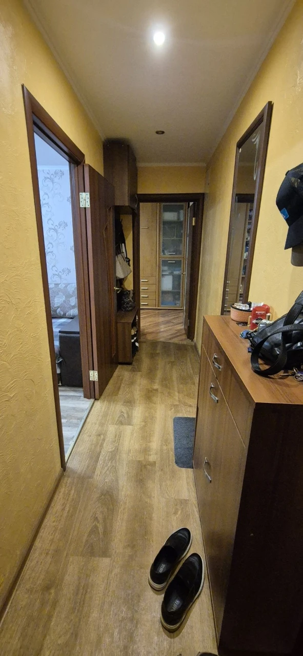 Продаж 2 кімнатної квартири Окружна