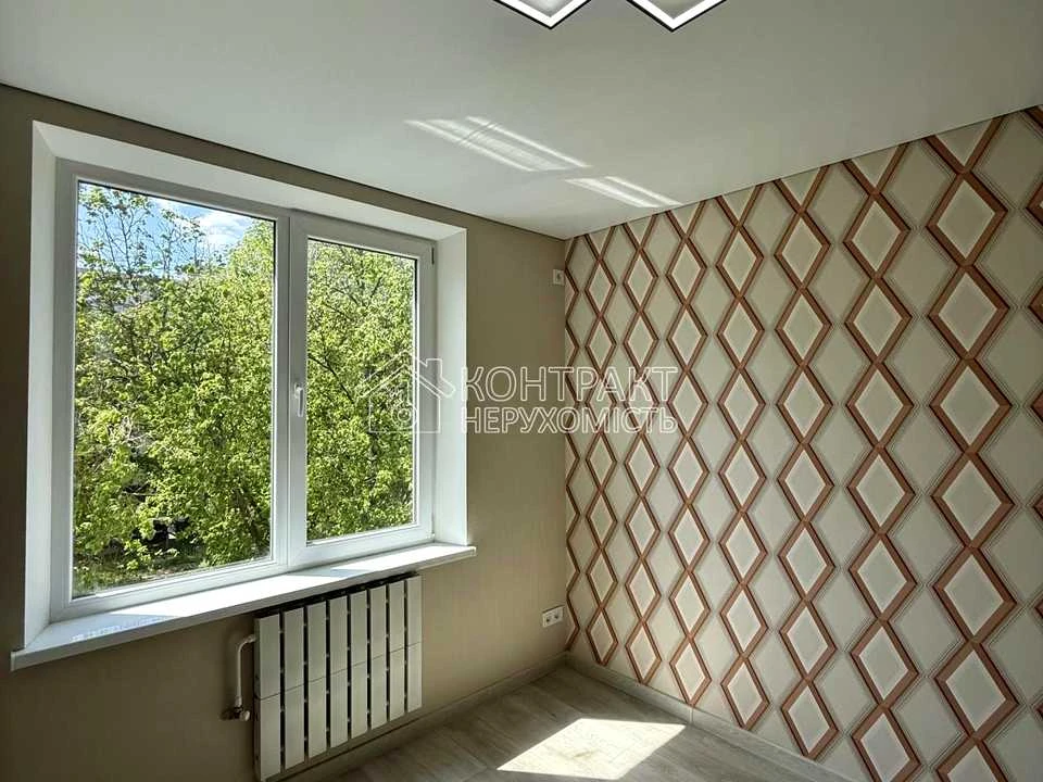 Apartment. Kharkiv, Traktorostudivnyky Ave.