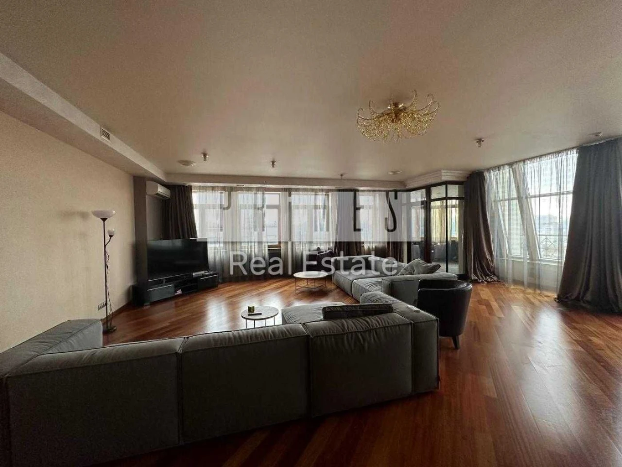 Продаж дворівневої 6к квартири, бул. Шевченка Тараса 11, Цен