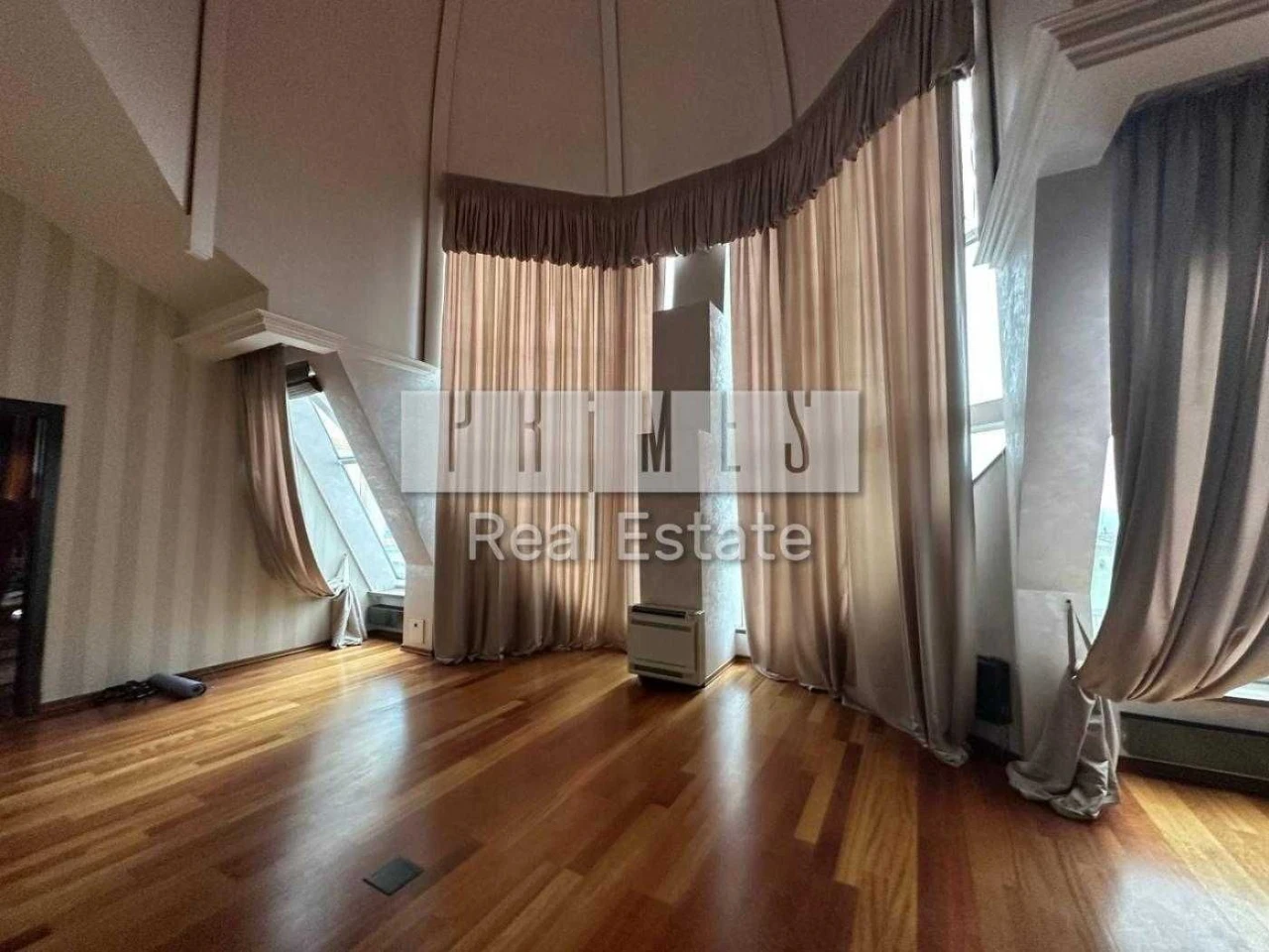 Продаж дворівневої 6к квартири, бул. Шевченка Тараса 11, Цен