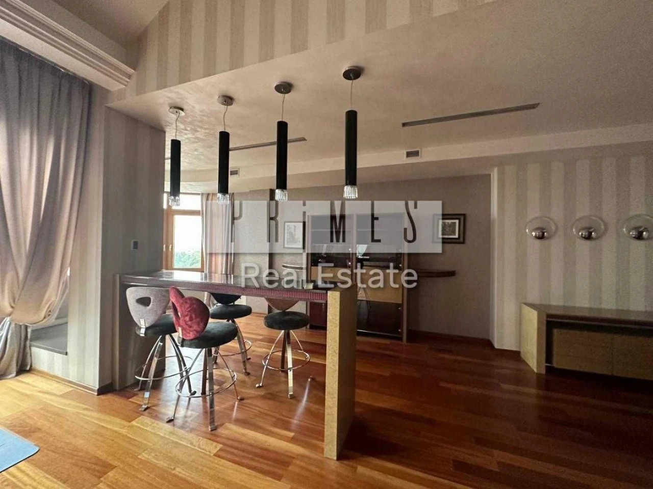 Продаж дворівневої 6к квартири, бул. Шевченка Тараса 11, Цен