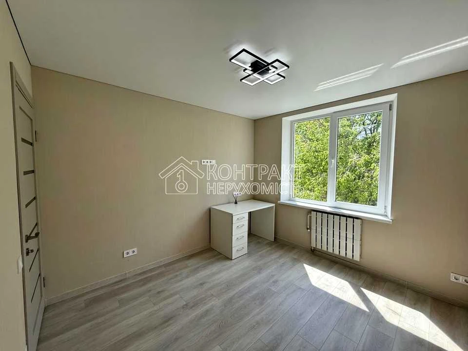 Apartment. Kharkiv, Traktorostudivnyky Ave.